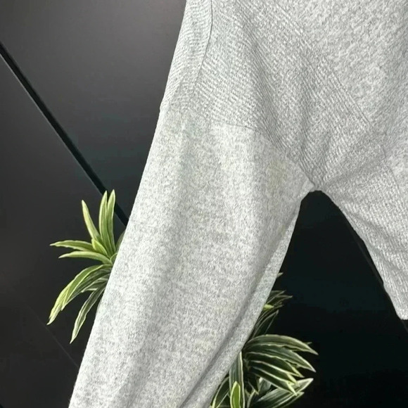 89th & Madison Loose neck,balloon sleeve turtleneck,super soft,light gray - Picture 3 of 13